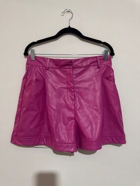 Glam Women's Size L Fuchsia Pink Faux Leather Pleated Shorts High Waist